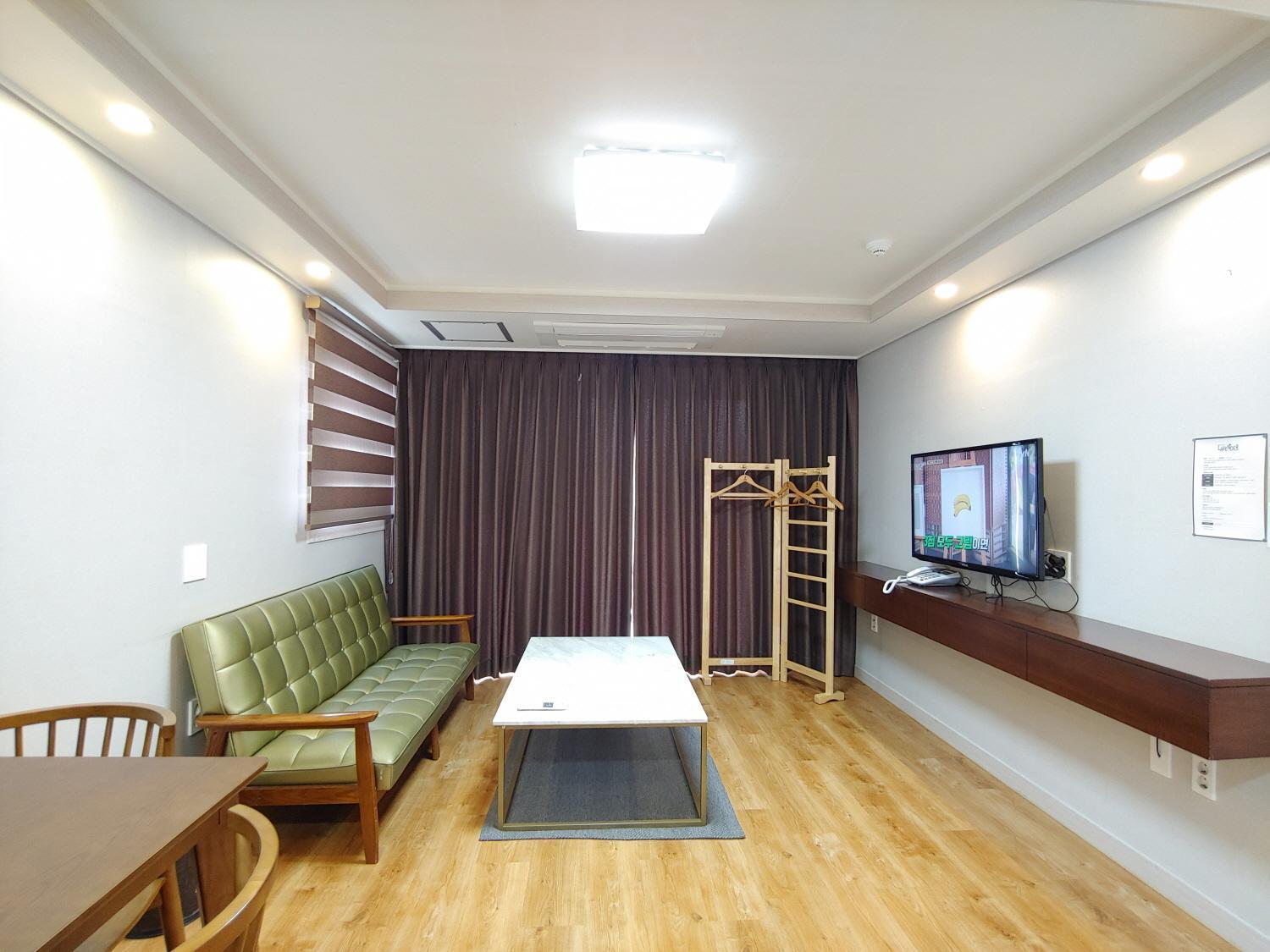 Jeju Lavender Hotel Seogwipo Exterior photo
